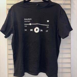 SHEIN Music Graphic Black Tee